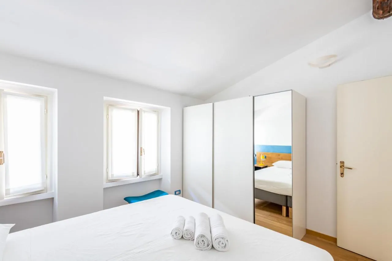 Easylife - Romantico Appartamento Sulla Darsena Milán 0*,