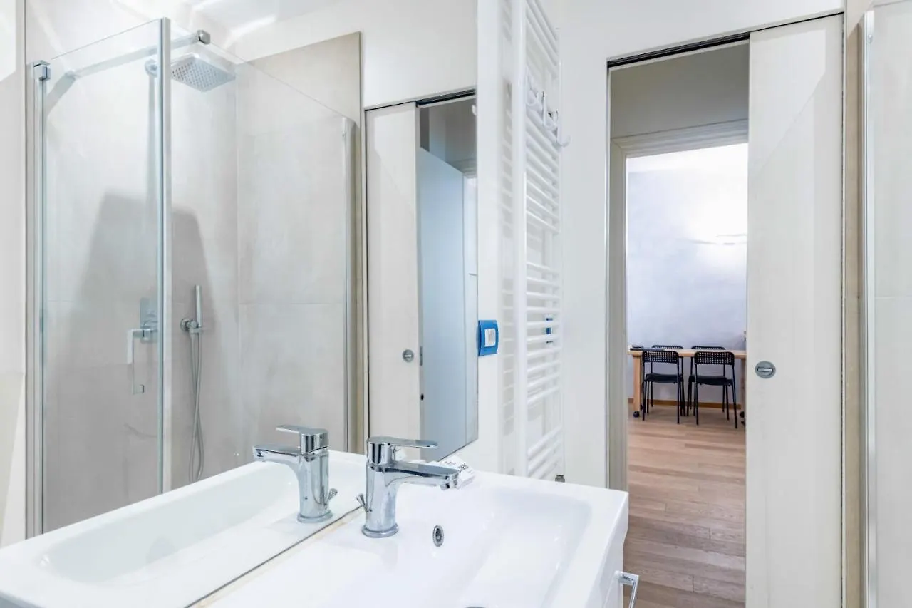 Apartment Easylife - Romantico Appartamento Sulla Darsena Milan