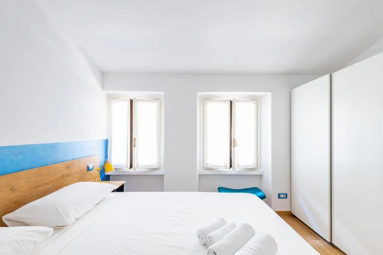 Apartment Easylife - Romantico Appartamento Sulla Darsena Milan