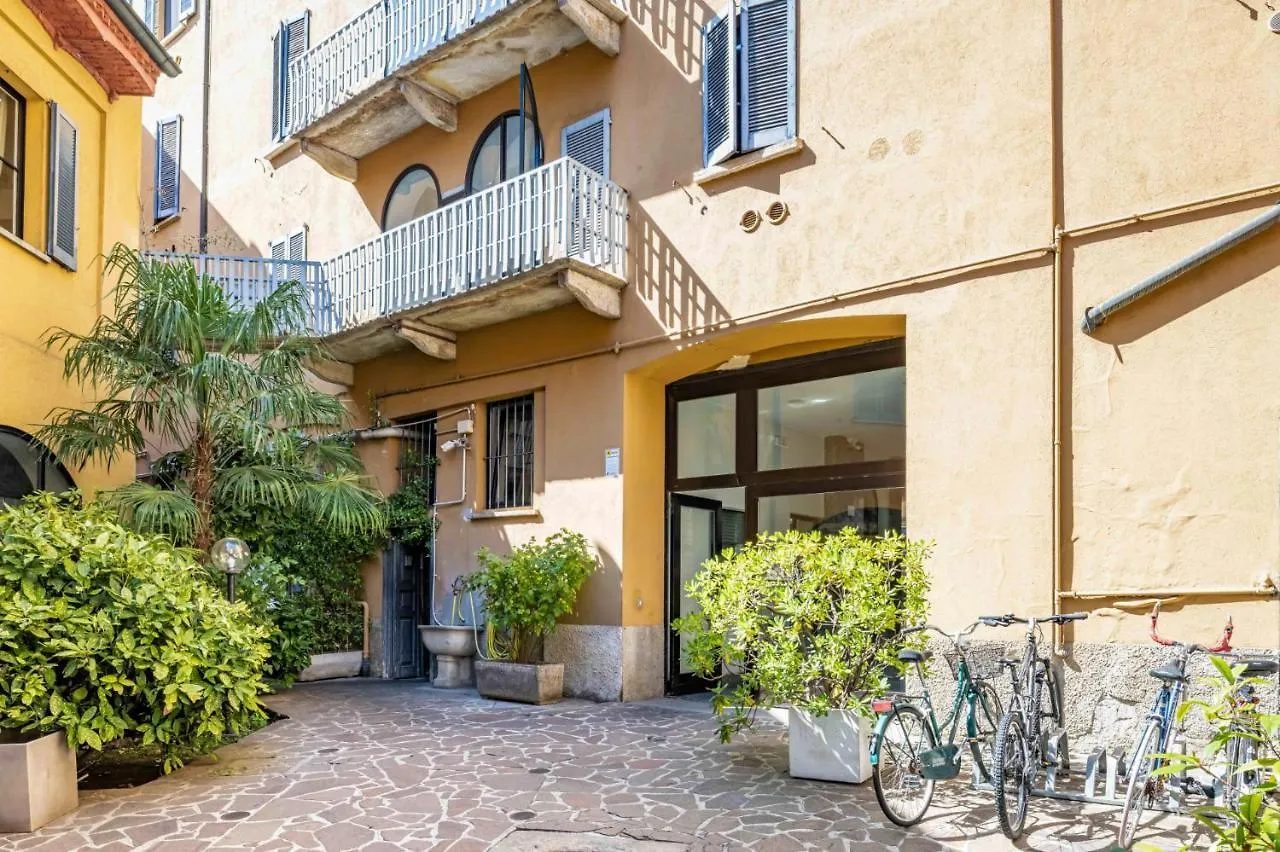Apartment Easylife - Romantico Appartamento Sulla Darsena Milan