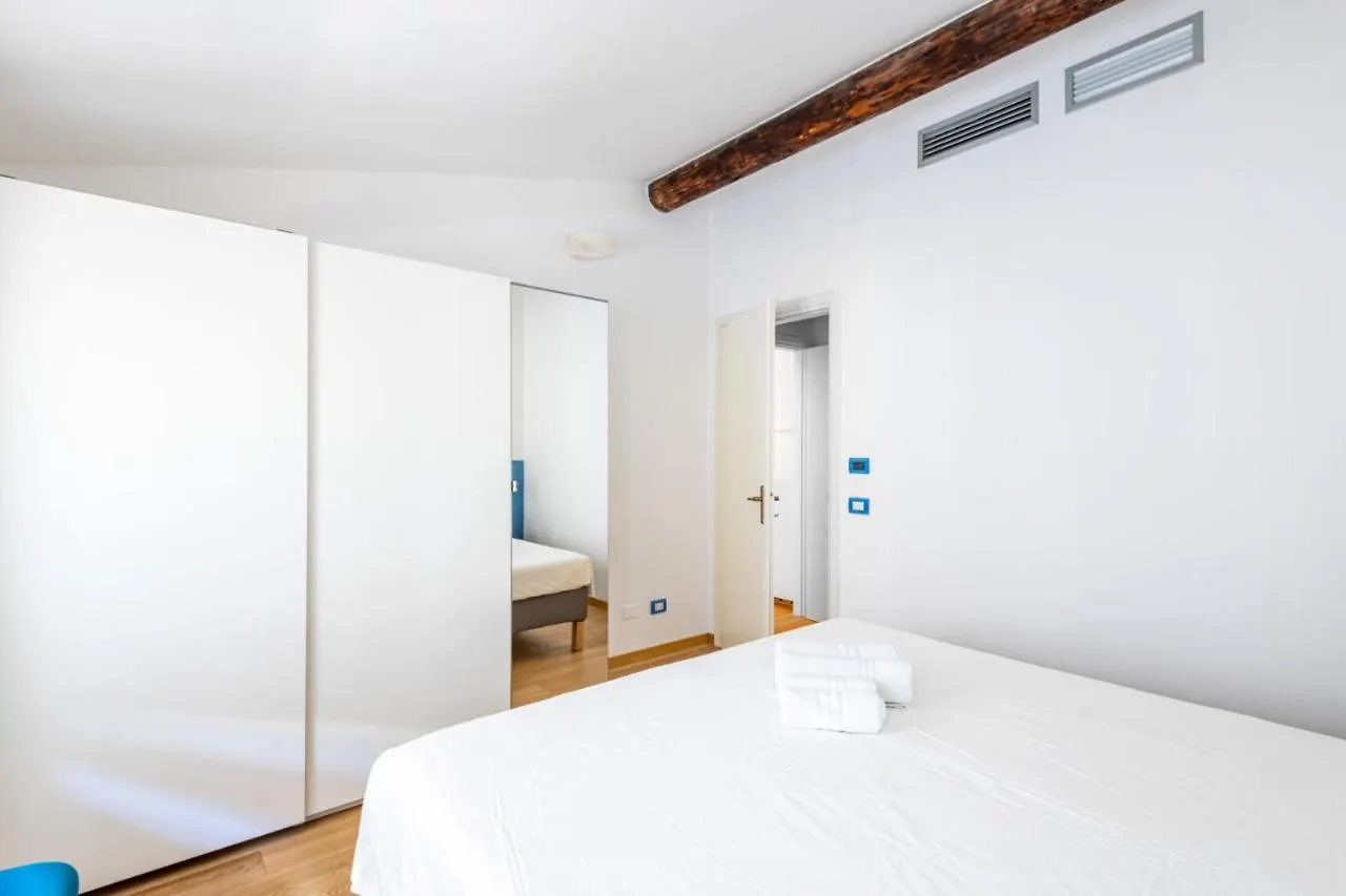 Easylife - Romantico Appartamento Sulla Darsena Milan